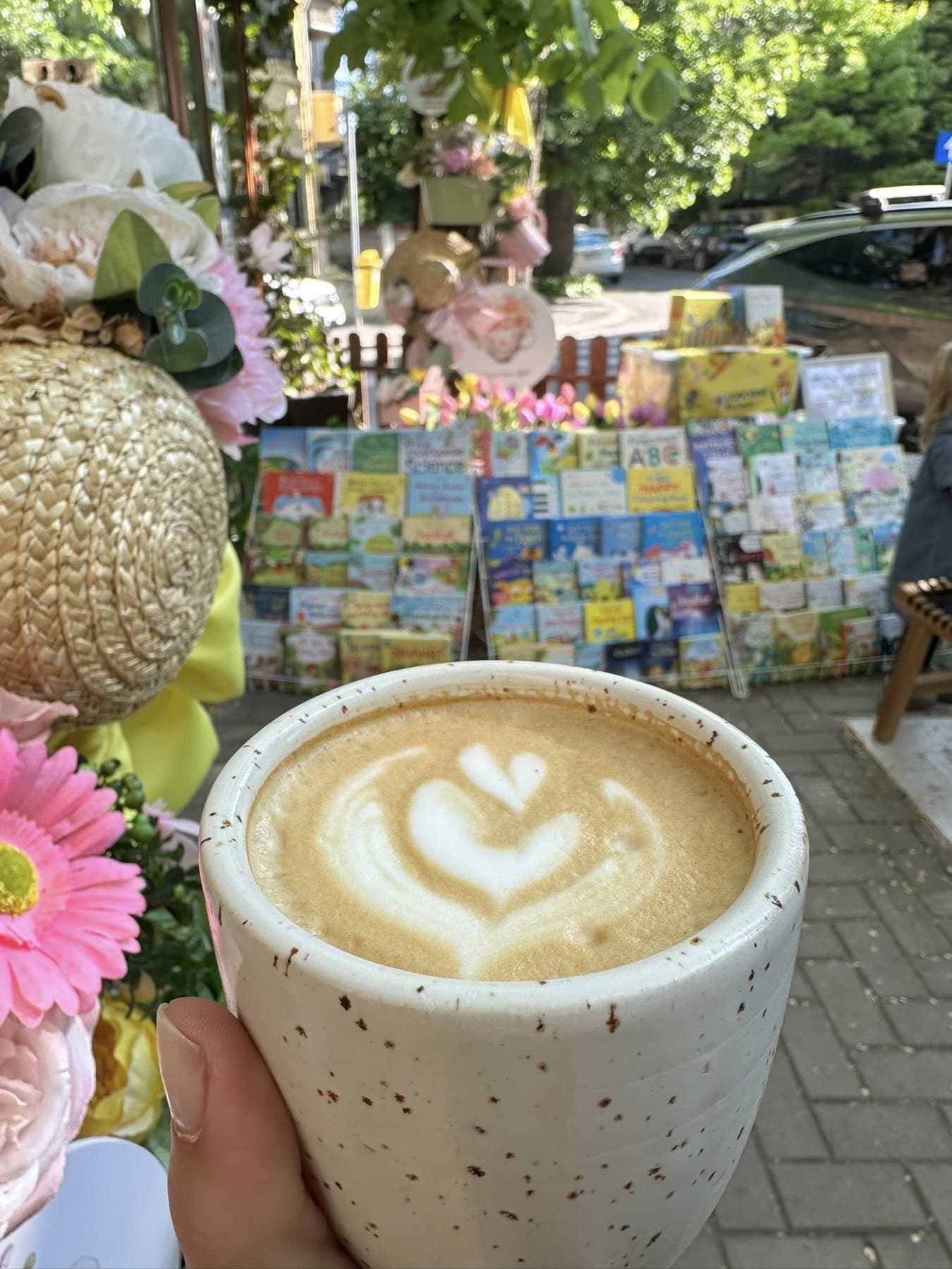 Târg de carte și cafea